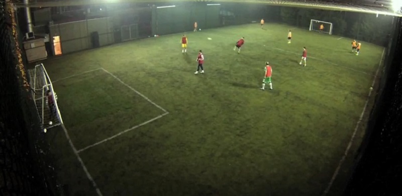 ВИДЕО: Друштво се окупило да игра фудбал, а онда је уследило велико изненађење...